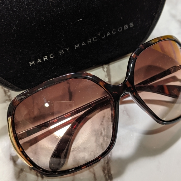 sunglasses - Picture 3 of 4